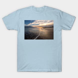 December daybreak at Druridge Bay T-Shirt